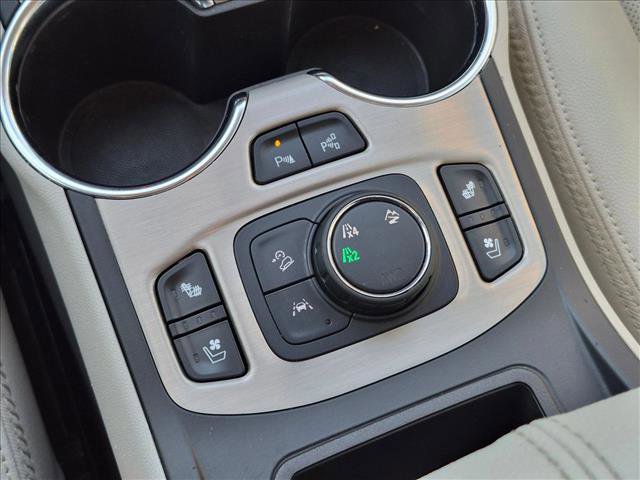 Used 2022 GMC Terrain Denali w/ Denali Premium Package AWD/4WD image 15