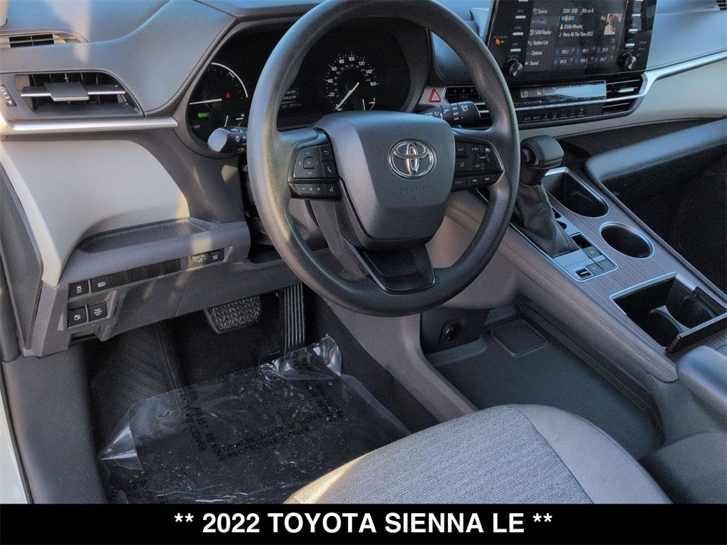 Used 2022 Toyota Sienna LE image 21