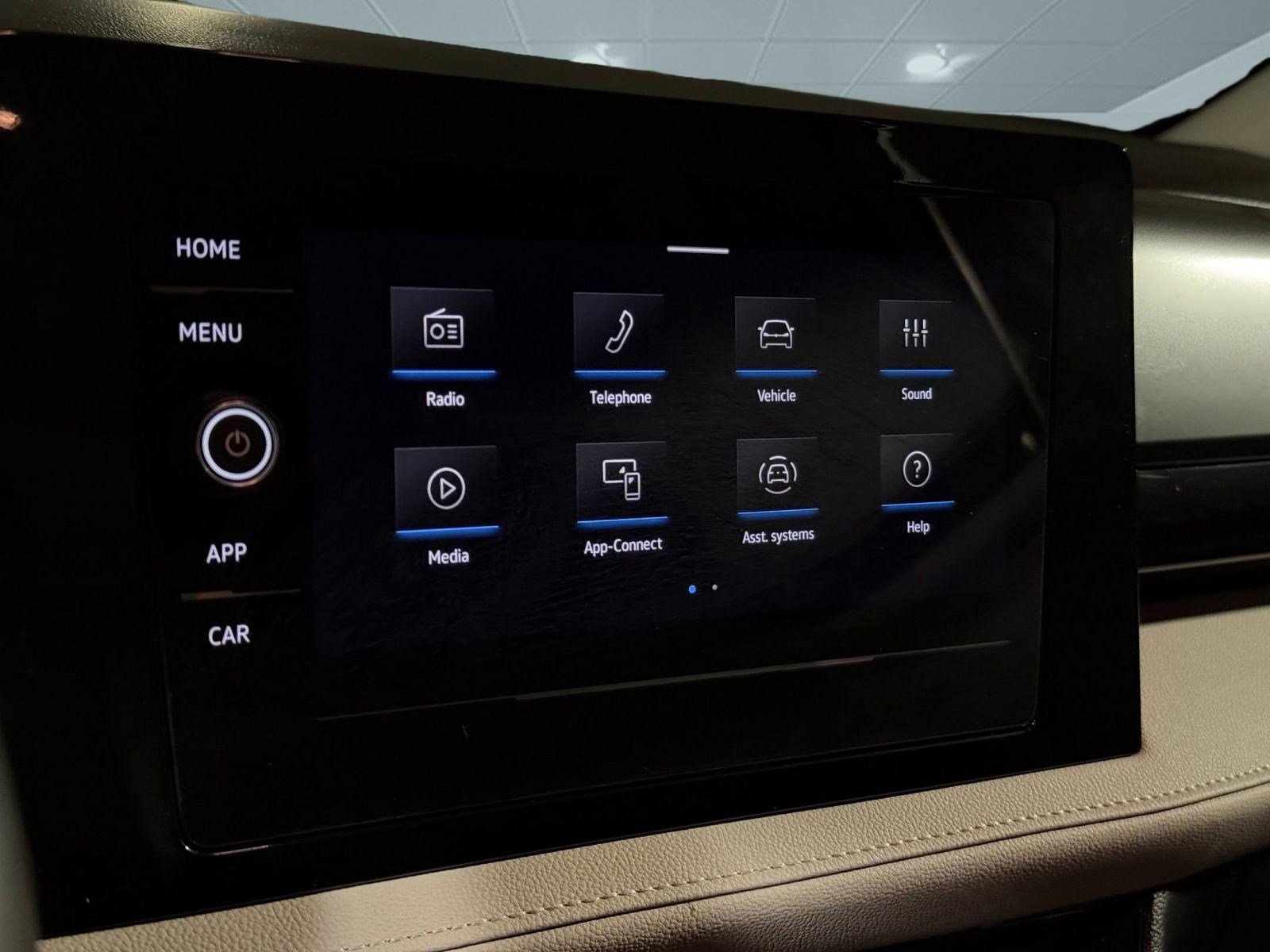 Used 2025 Volkswagen Taos S image 27