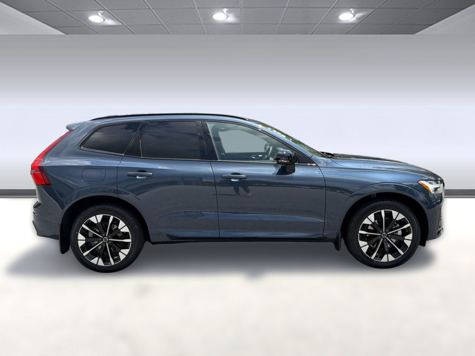 New 2026 Volvo XC60 B5 Plus w/ Climate Package AWD/4WD image 8