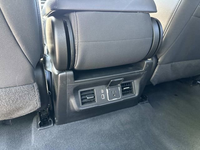 Used 2022 Chevrolet Silverado 1500 LT AWD/4WD image 16