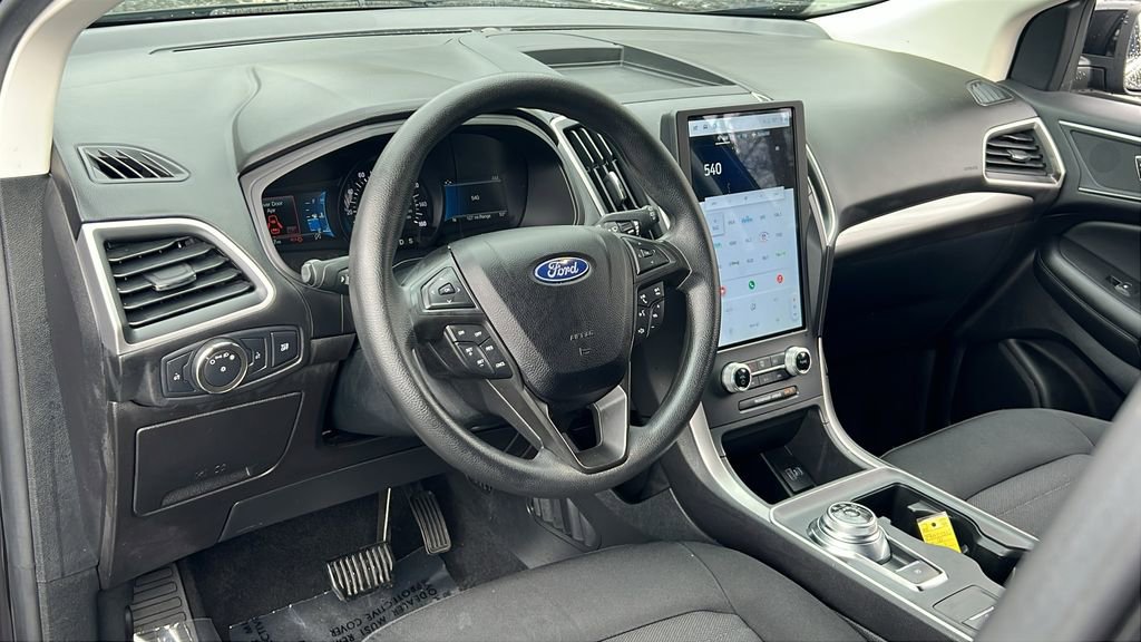 Used 2022 Ford Edge SE w/ Black Appearance Package image 17
