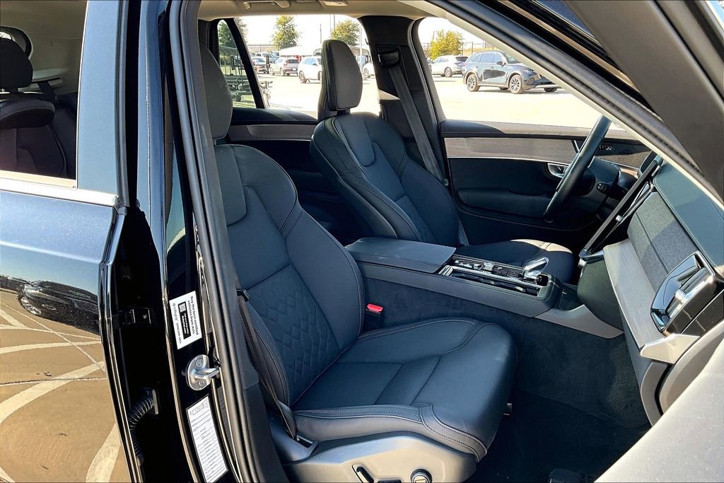 Certified 2025 Volvo XC90 B6 Plus image 10
