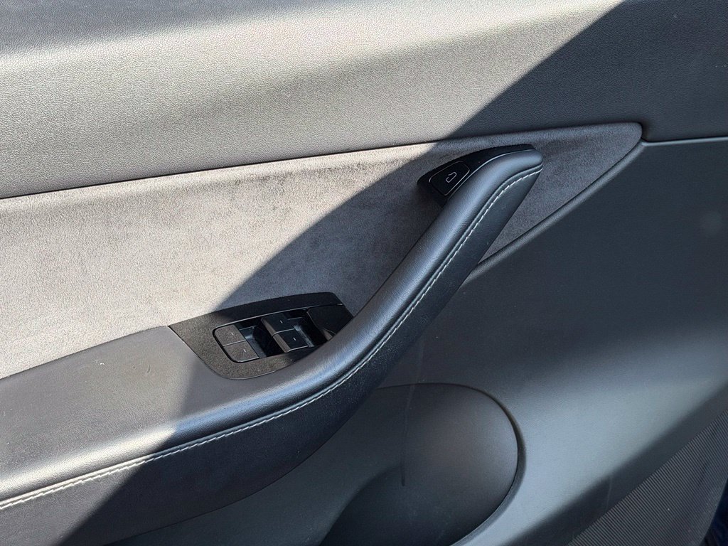 Used 2020 Tesla Model Y Long Range AWD/4WD image 29