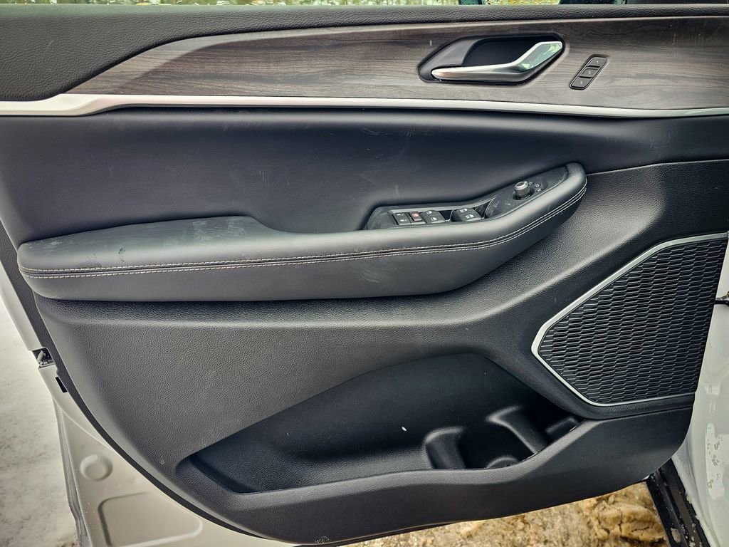 New 2026 Jeep Grand Cherokee Limited image 9