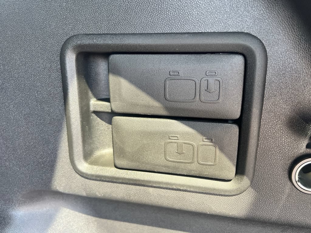 Used 2024 GMC Terrain SLE w/ Driver Convenience Package FWD image 34