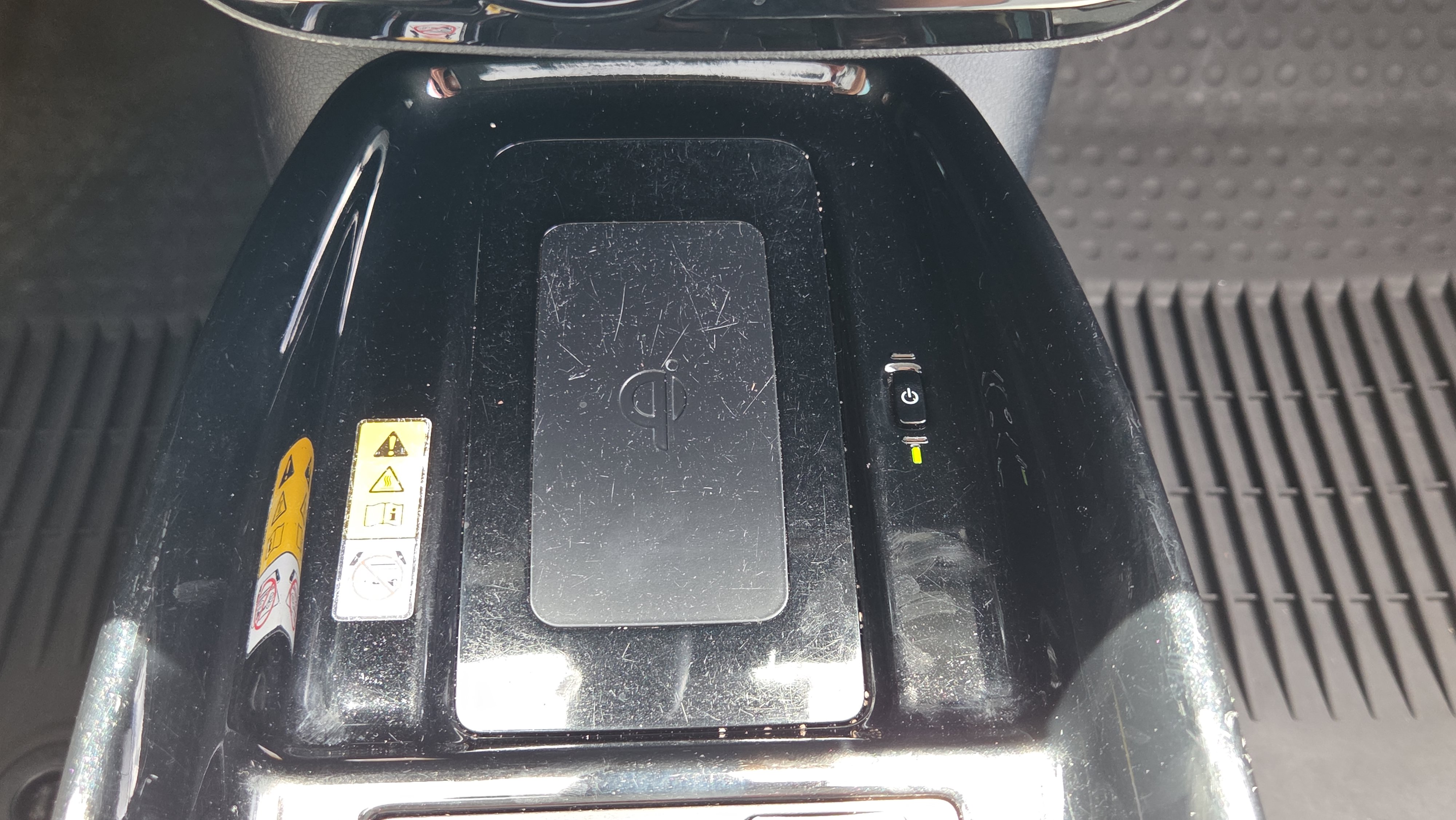 Used 2022 Toyota Prius XLE FWD image 34