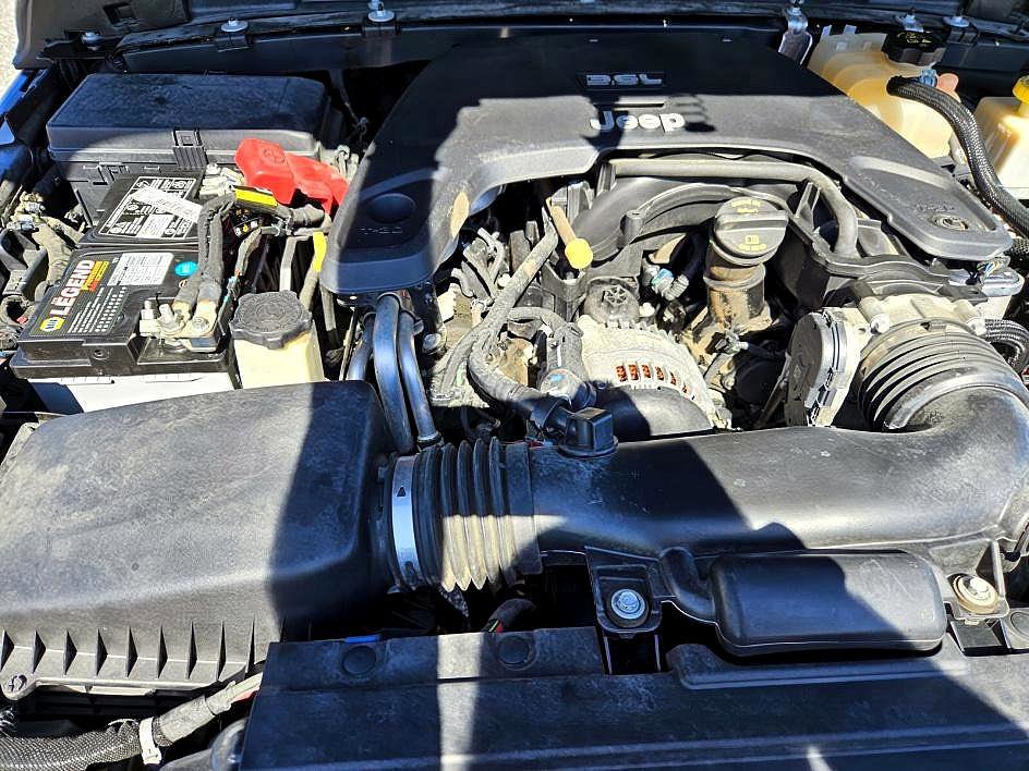 Used 2020 Jeep Gladiator Rubicon image 16