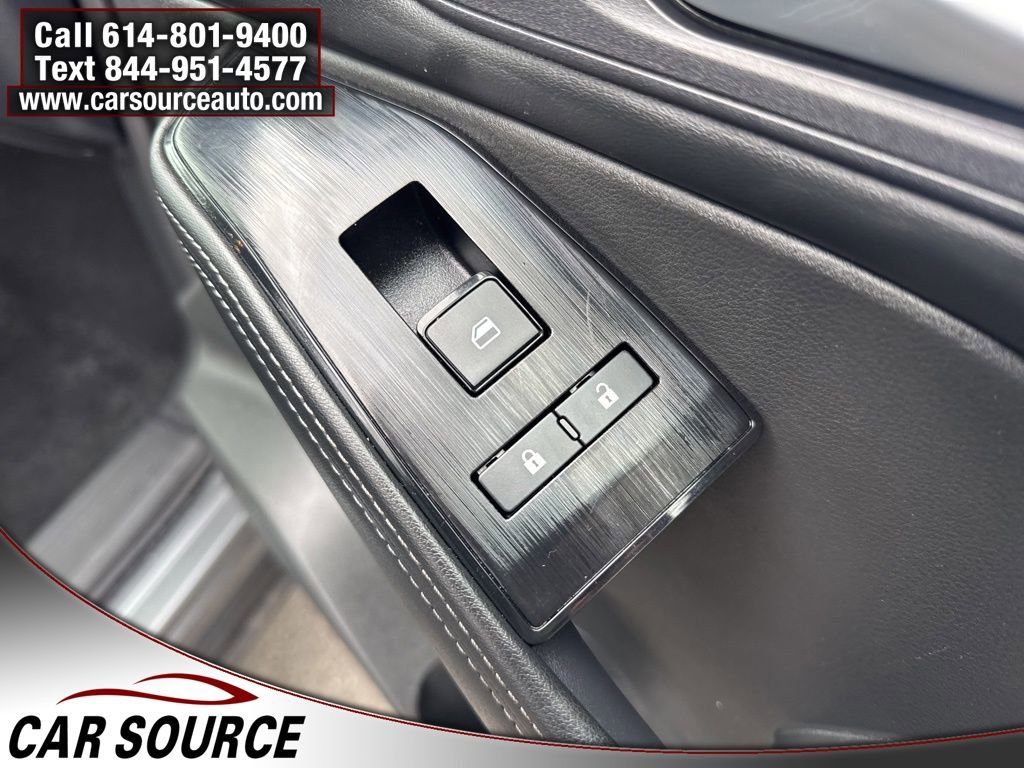 Used 2024 Nissan Rogue SV image 35