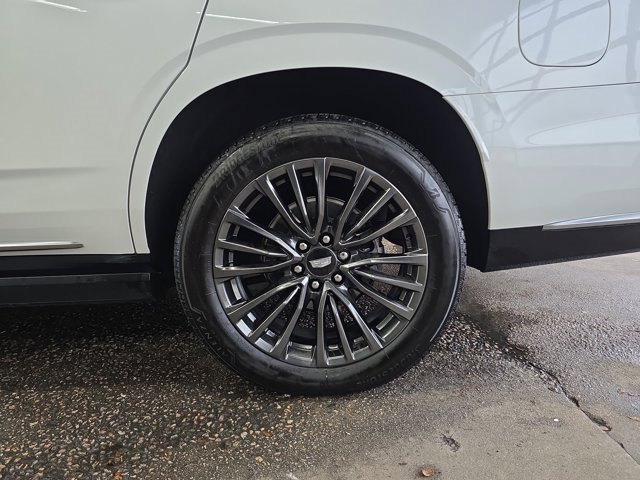 Used 2023 Cadillac Escalade Premium Luxury w/ Performance Package image 34