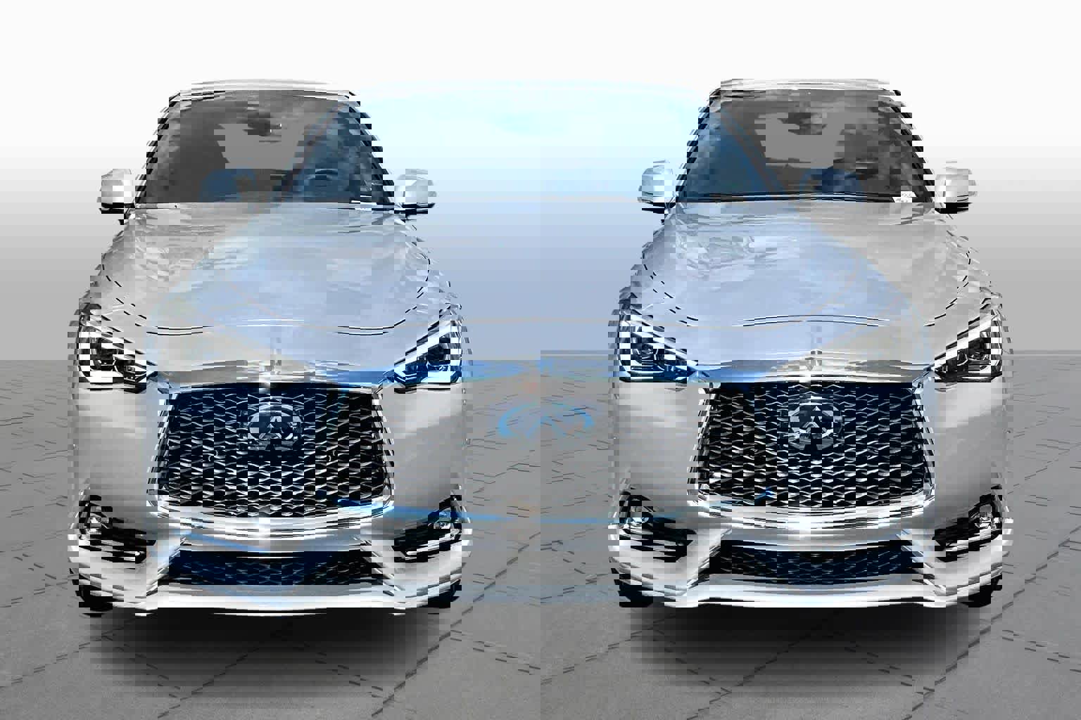 Used 2017 INFINITI Q60 w/ Premium Plus Package 3.0T image 4