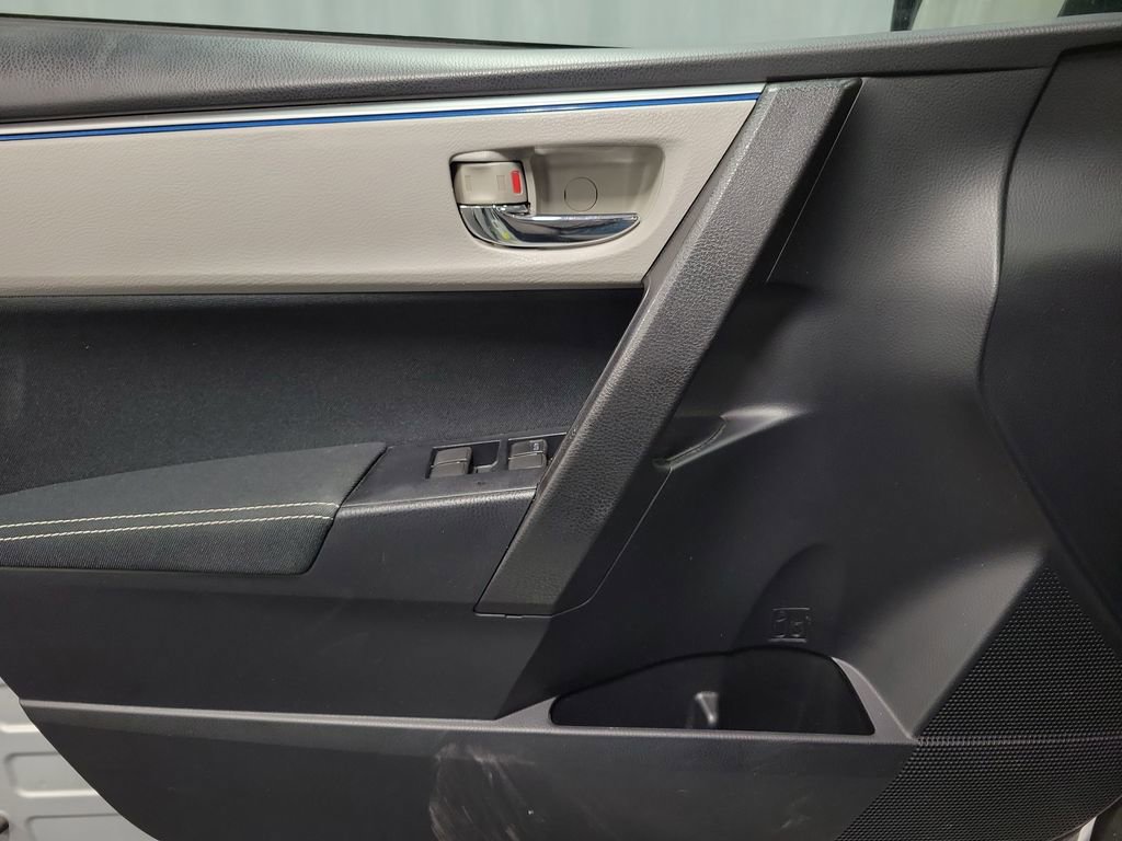 Used 2015 Toyota Corolla LE image 20