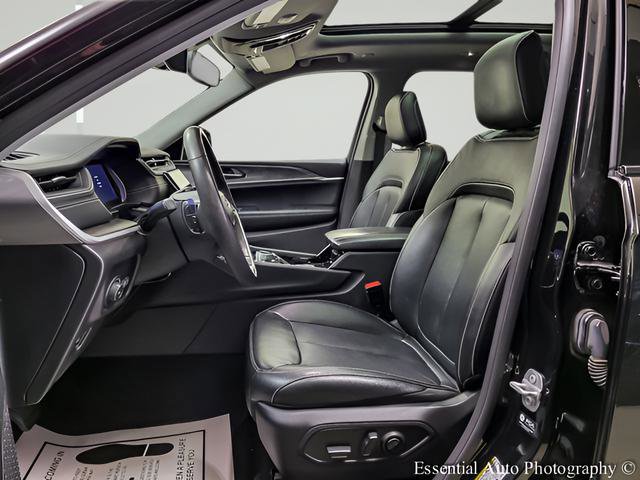 Used 2023 Jeep Grand Cherokee L Limited image 8