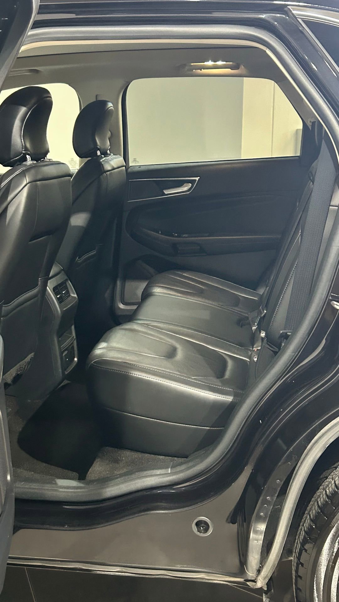 Used 2019 Ford Edge Titanium AWD/4WD image 44