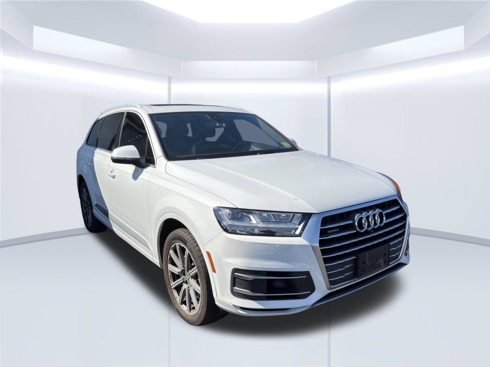 Used 2019 Audi Q7 3.0T Premium Plus w/ Premium Plus Package AWD/4WD image 2