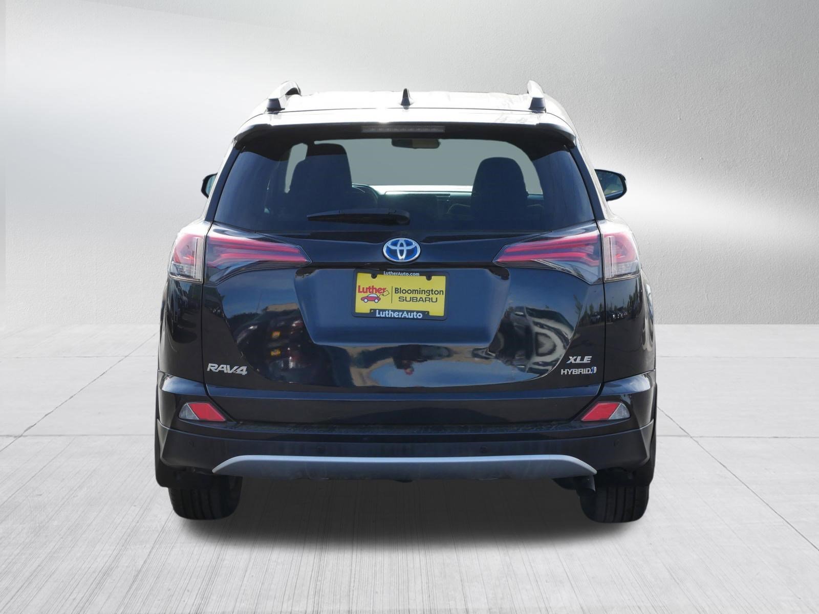 Used 2018 Toyota RAV4 XLE w/ Convenience Package AWD/4WD image 6