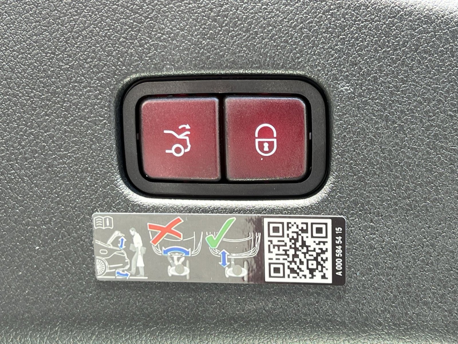 New 2025 Mercedes-Benz CLE 300 4MATIC Coupe image 25