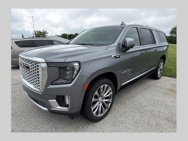 Used 2022 GMC Yukon XL Denali AWD/4WD image 1