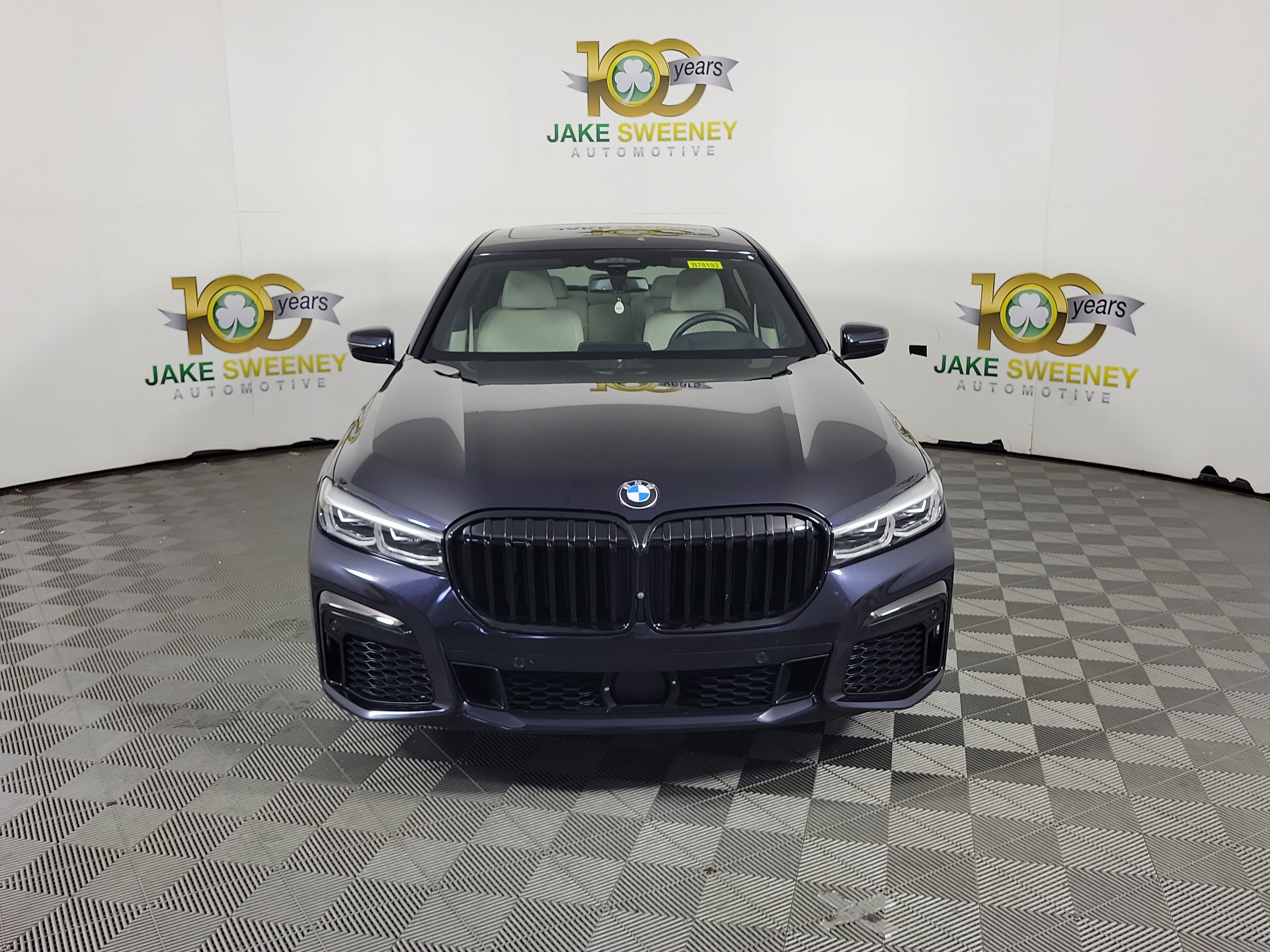 Used 2022 BMW 750Li xDrive AWD/4WD image 2