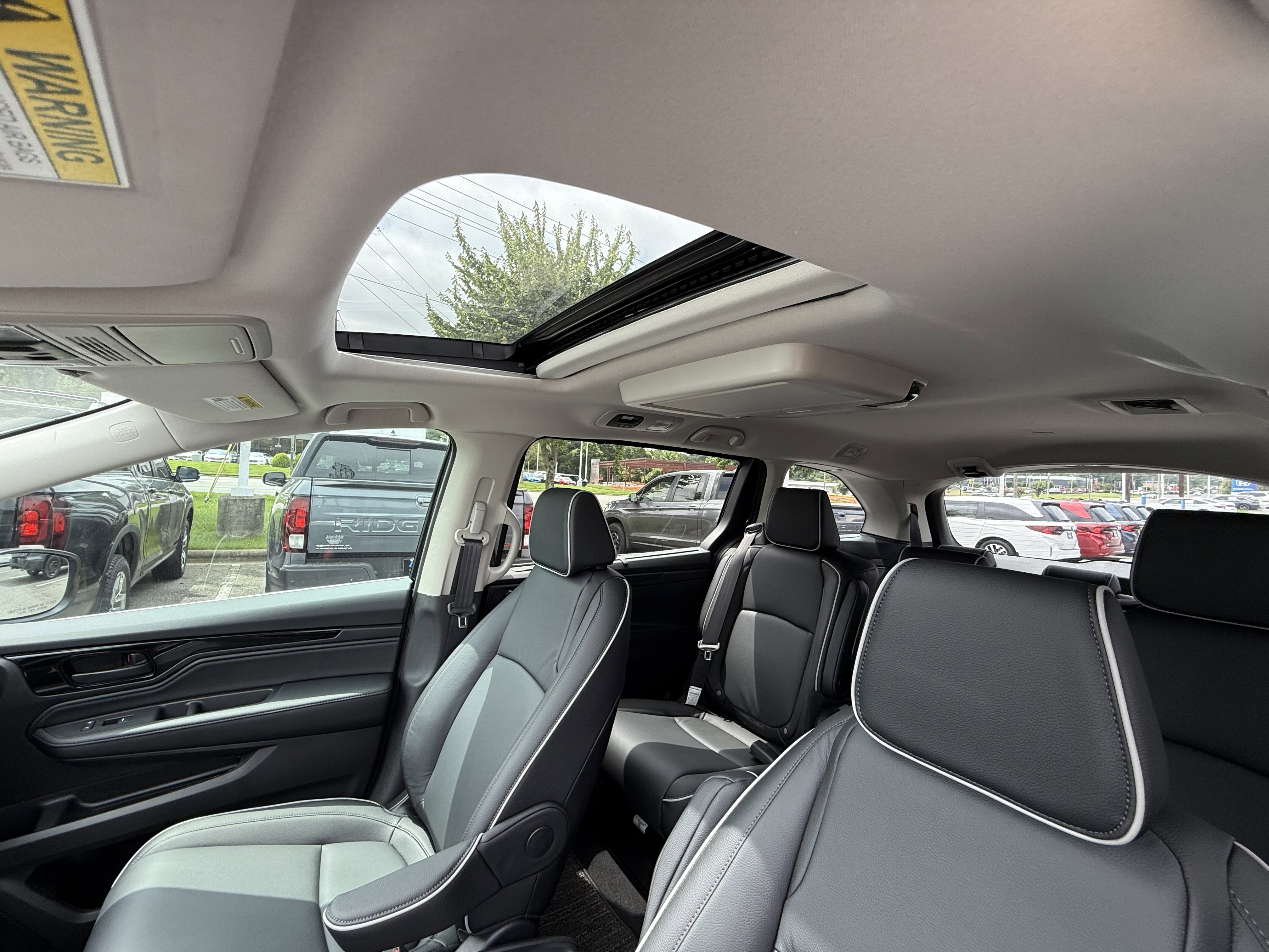 New 2026 Honda Odyssey Touring image 25