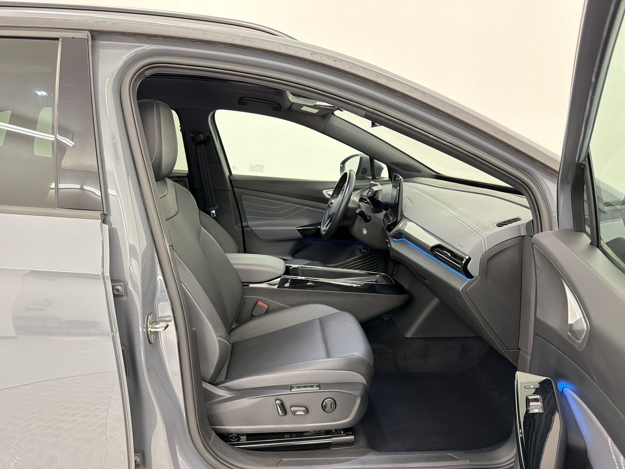 Used 2023 Volkswagen ID.4 S RWD image 28