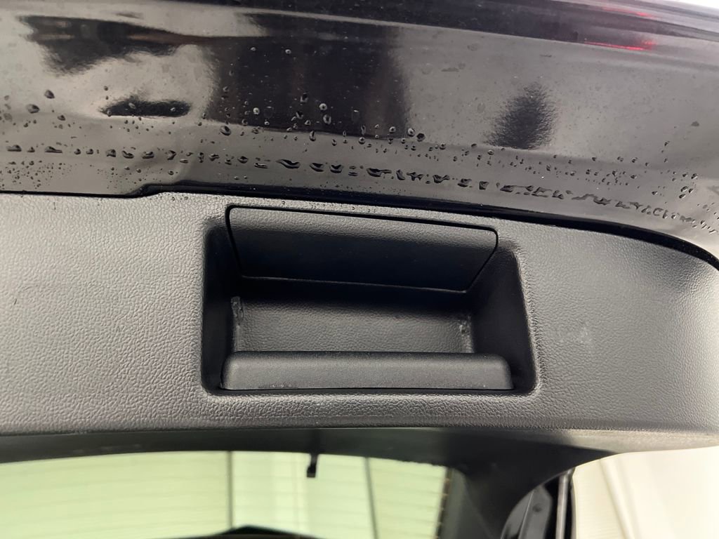 Used 2025 Ford Escape ST-Line image 32