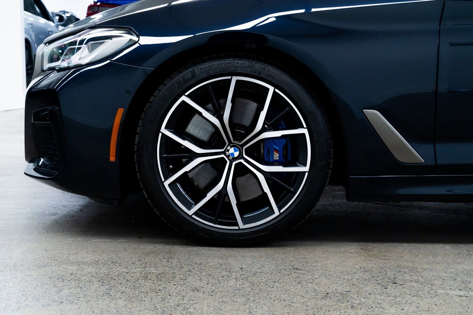 Used 2023 BMW M550i xDrive w/ Parking Assistance Package image 7