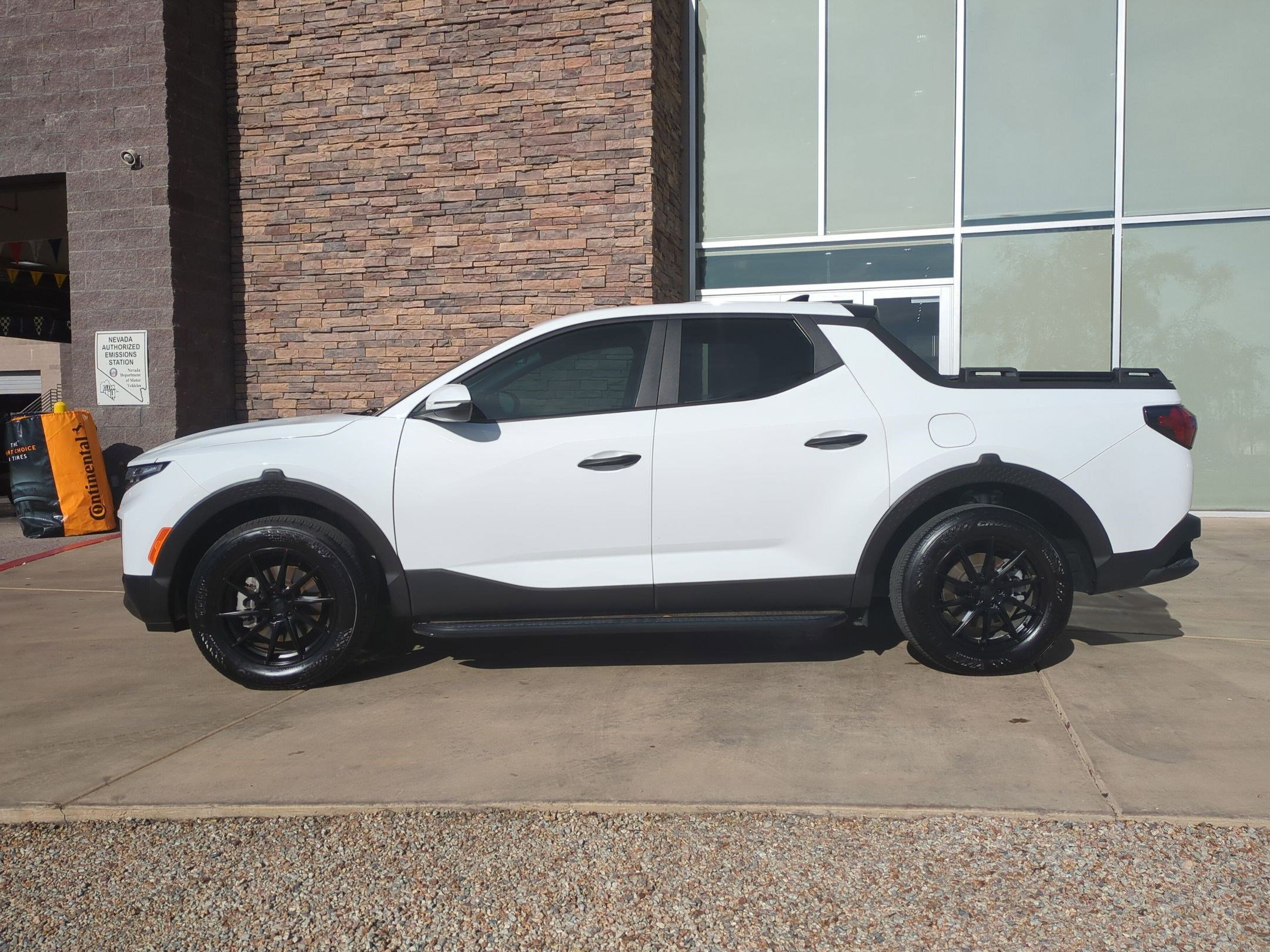 Used 2024 Hyundai Santa Cruz SEL image 2