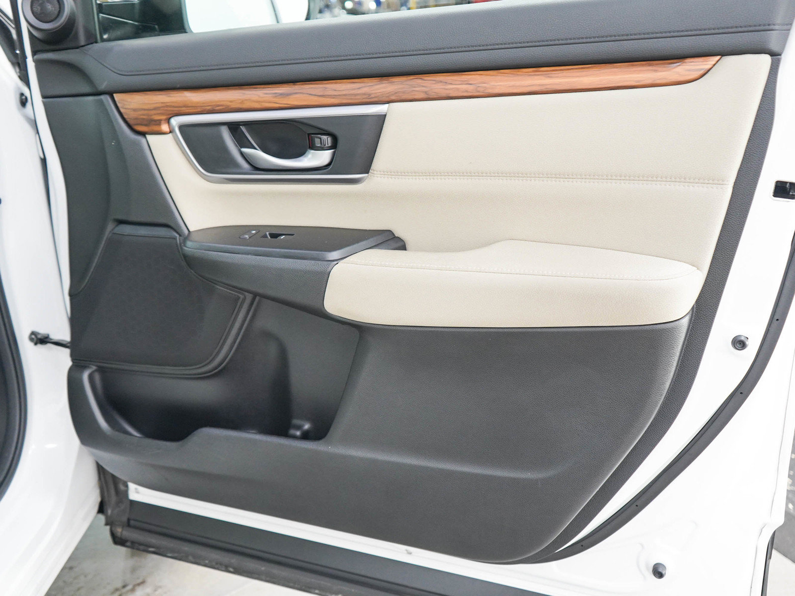 Used 2021 Honda CR-V EX image 9