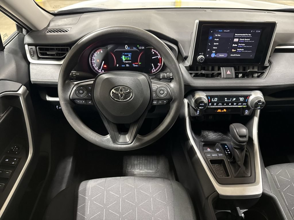 Used 2024 Toyota RAV4 XLE FWD image 11