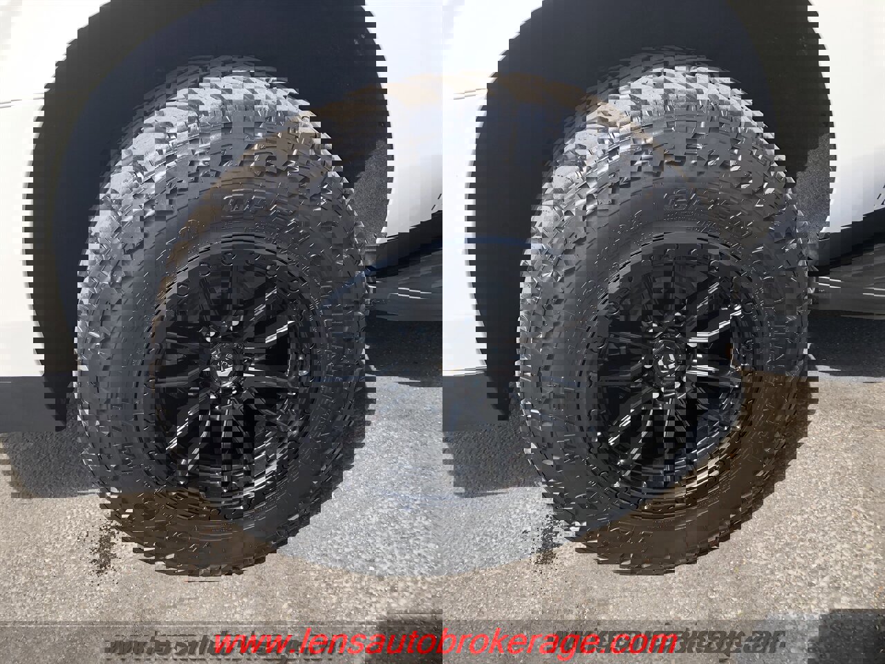 Used 2022 GMC Yukon XL SLE w/ Gmc Pro Safety Plus Package image 28