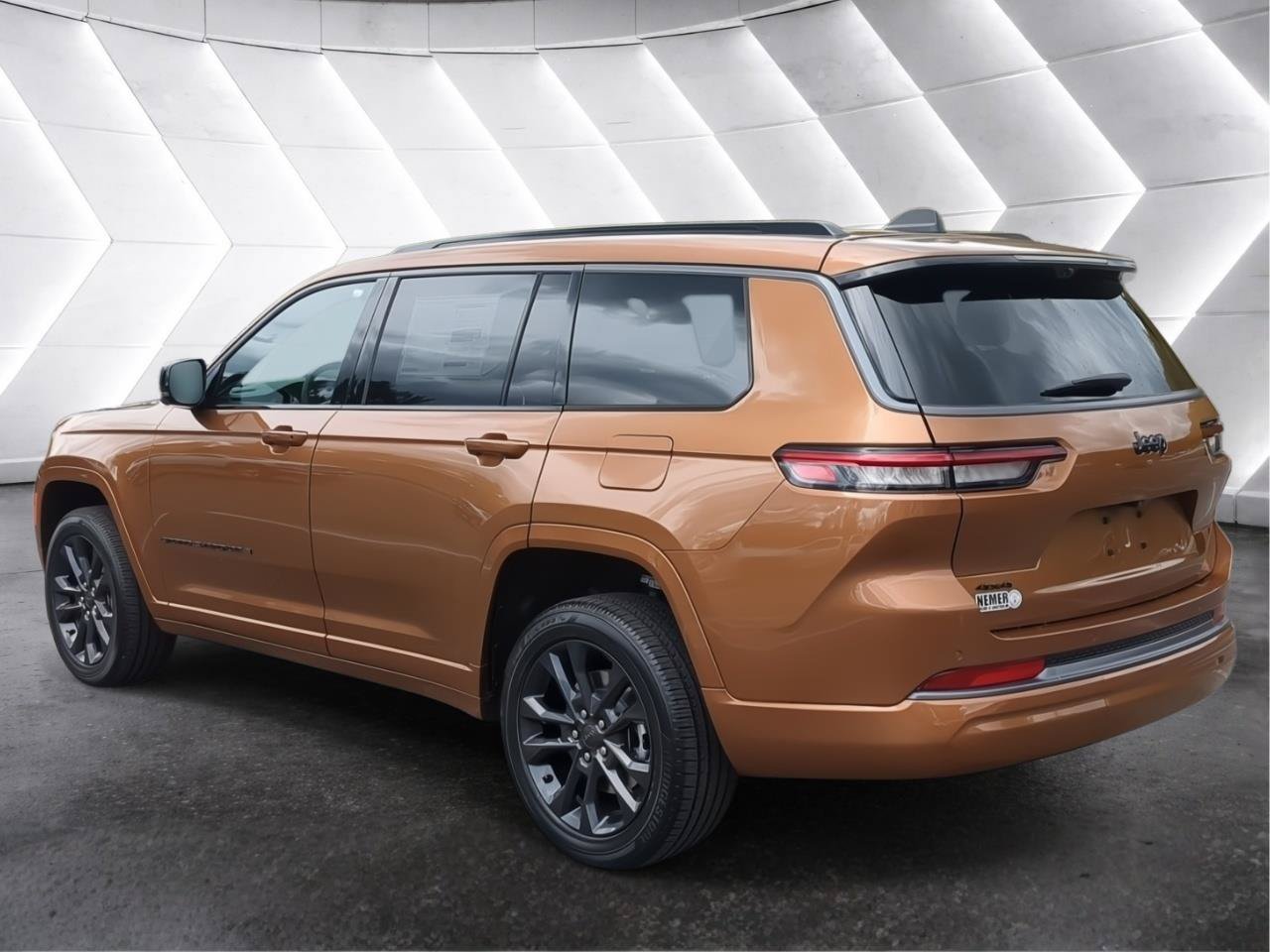 New 2026 Jeep Grand Cherokee L Limited AWD/4WD image 4