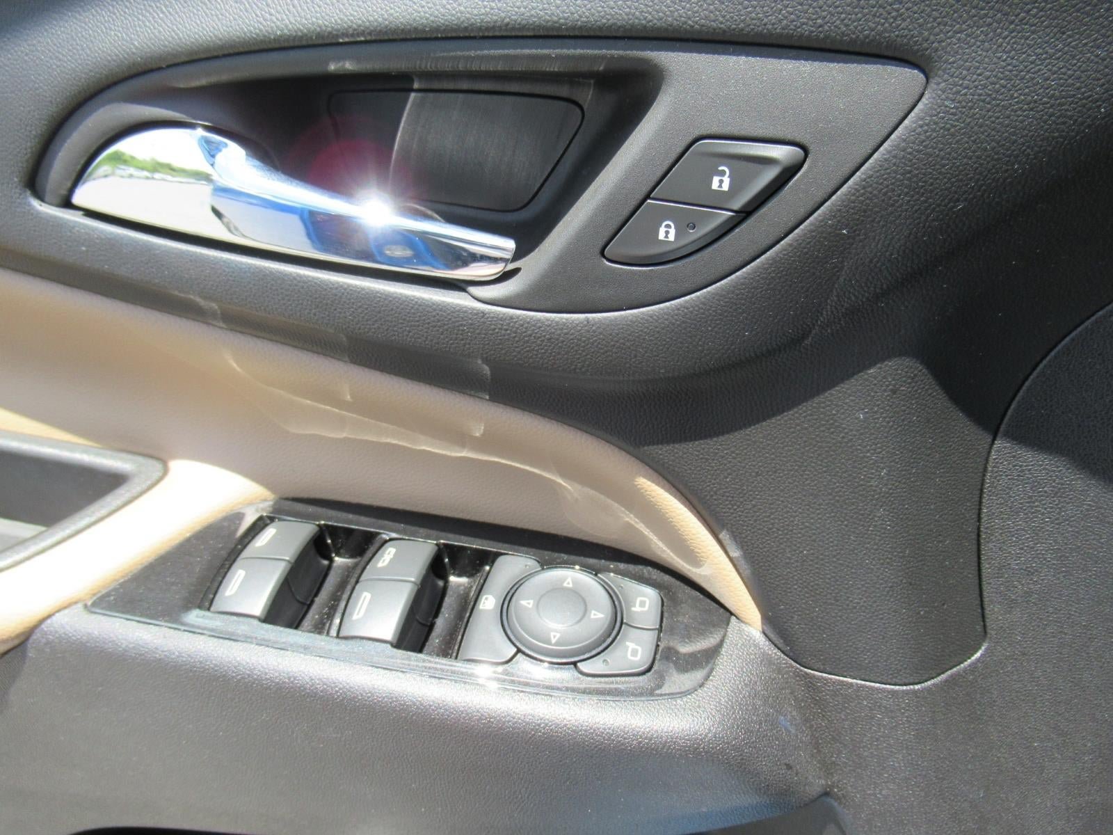 Used 2024 Chevrolet Equinox Premier FWD image 19
