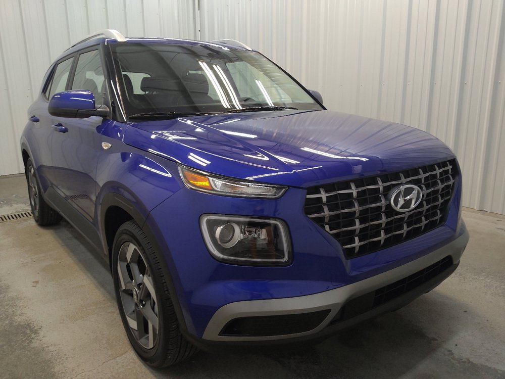 Used 2025 Hyundai Venue Limited FWD image 13