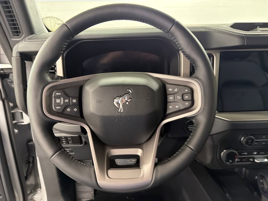 New 2026 Ford Bronco Outer Banks w/ Sasquatch Package AWD/4WD image 17