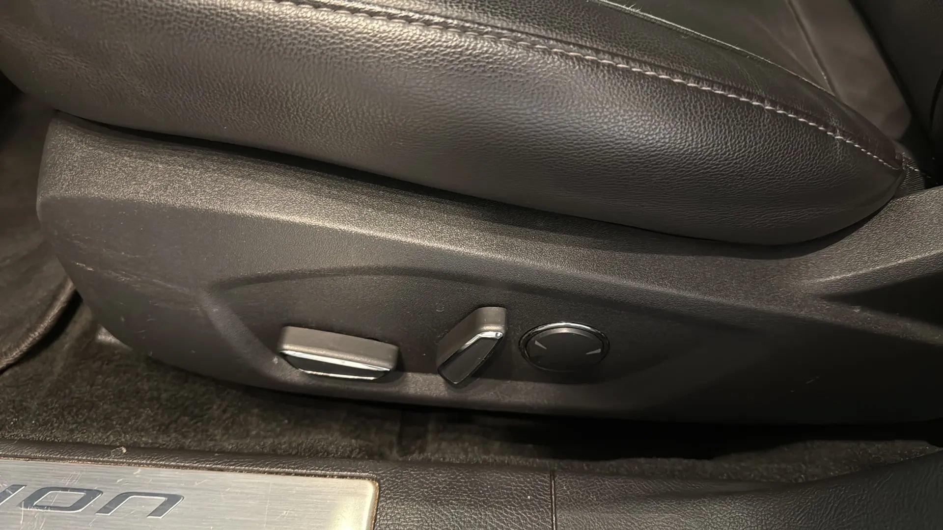 Used 2016 Ford Fusion Titanium AWD/4WD image 16
