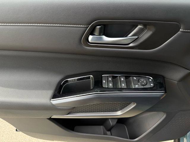 New 2026 Nissan Pathfinder SL image 19