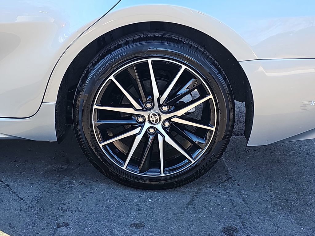 Used 2024 Toyota Camry SE image 36
