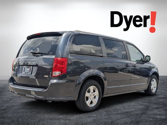 Used 2013 Dodge Grand Caravan SXT w/ Rear Park Assist Pkg FWD image 3
