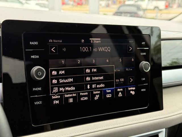 Used 2025 Volkswagen Taos SE w/ Panoramic Sunroof Package AWD/4WD image 26