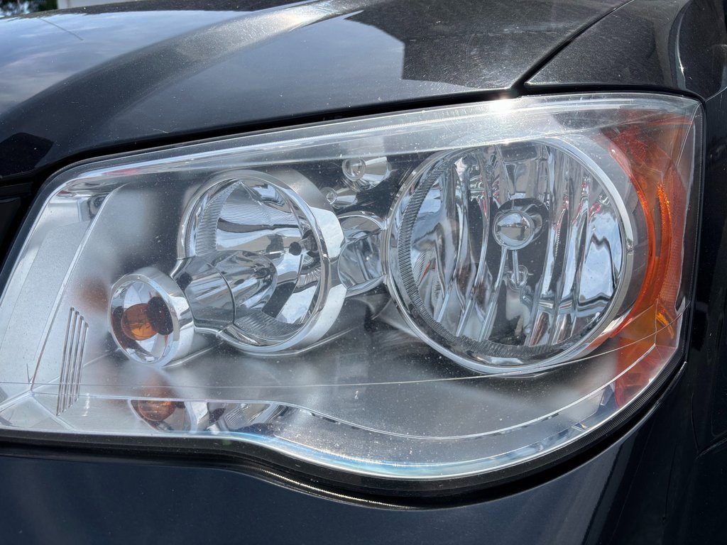 Used 2019 Dodge Grand Caravan SXT image 38