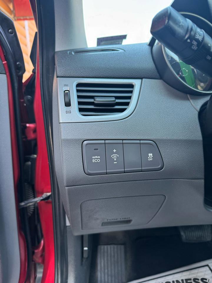 Used 2014 Hyundai Elantra SE w/ Option Group 02 image 8