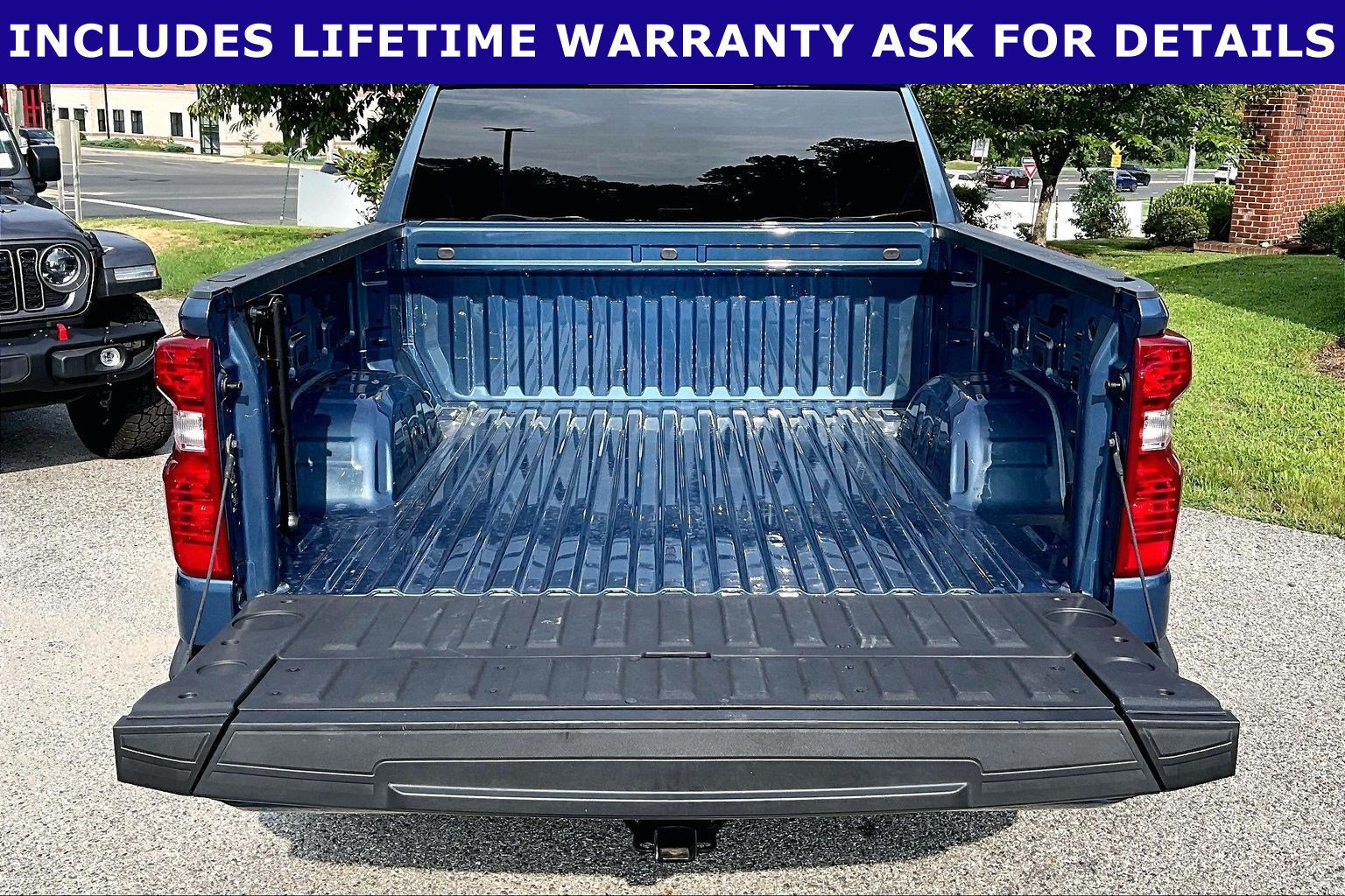 Used 2024 Chevrolet Silverado 1500 Custom AWD/4WD image 28