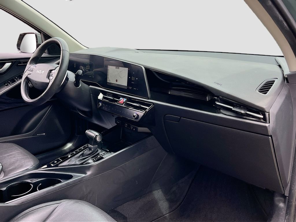 Used 2023 Kia Niro SX Touring FWD image 29