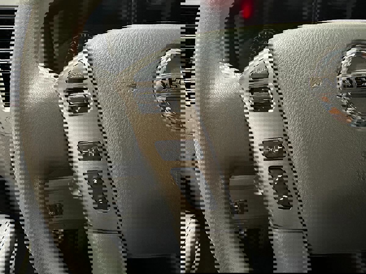 Used 2021 Nissan NV 2500 S image 24