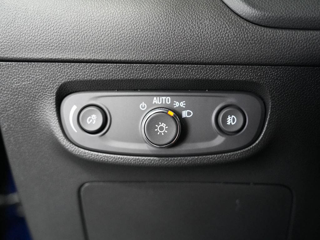 Used 2023 Buick Encore GX Select AWD/4WD image 22