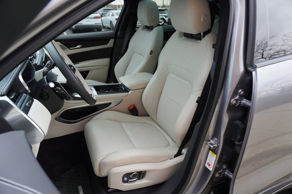 Used 2025 Jaguar F-PACE R-Dynamic S AWD/4WD image 13