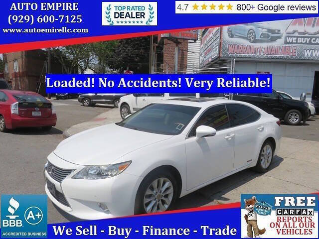 Used 2015 Lexus ES 300h w/ Premium Package w/Bamboo Trim FWD image 1
