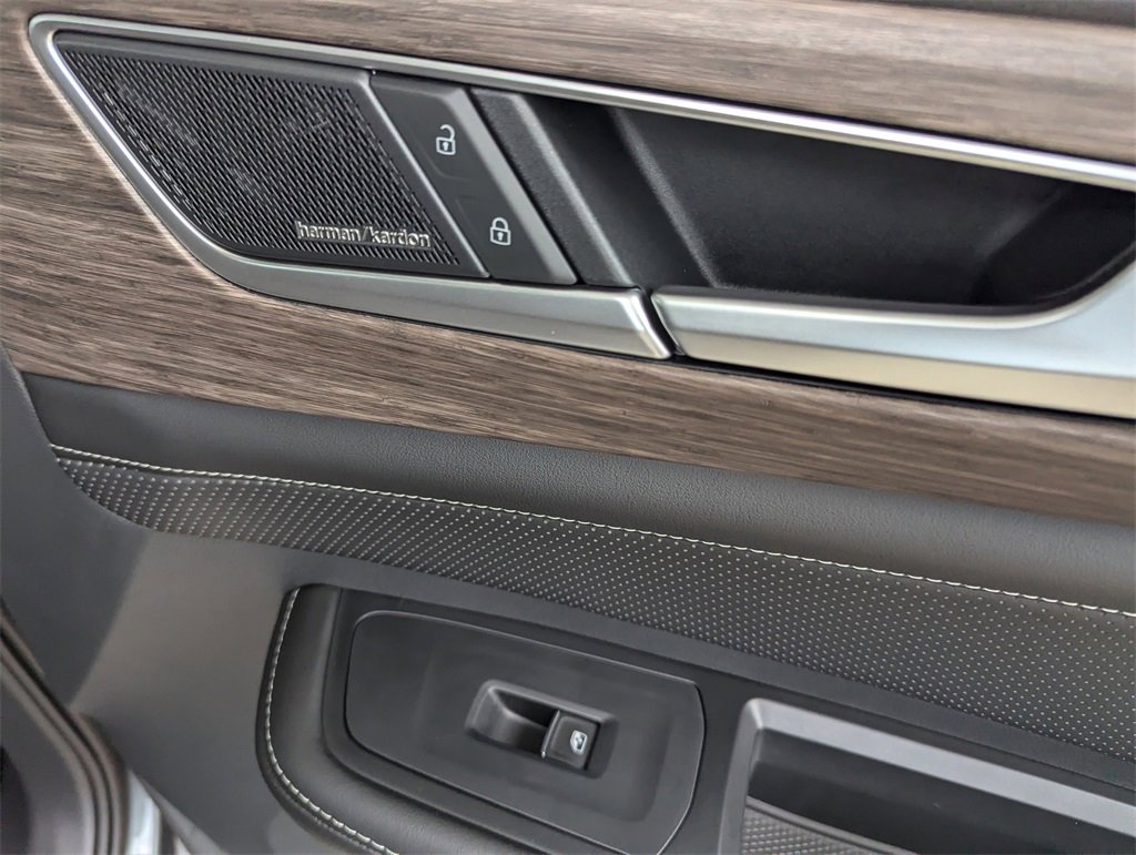 New 2025 Volkswagen Atlas SEL Premium R-Line image 40