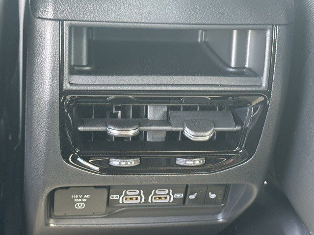 Certified 2025 Jeep Grand Cherokee Limited w/ Luxury Tech Group II image 34